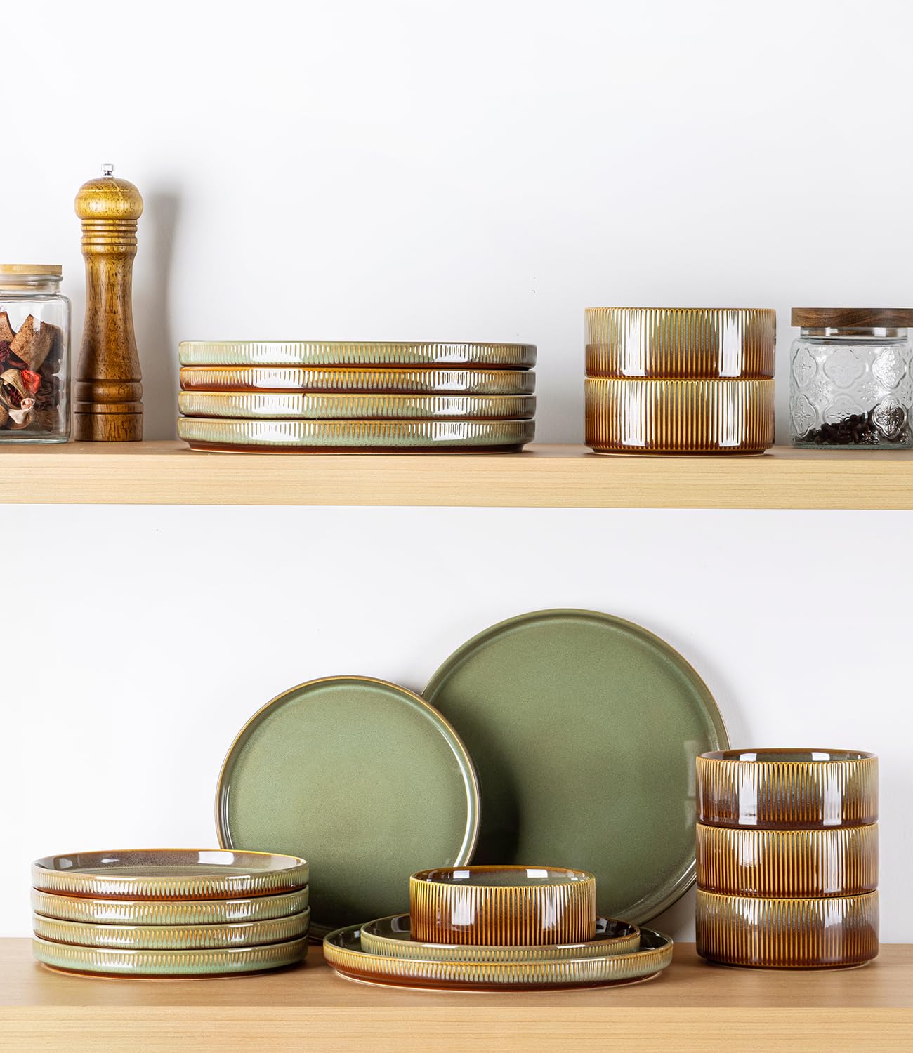 TheTerra Ceramic Dinnerware Sets for 4, 12 Pieces Porcelain Lightweight Plates and Bowls Sets, Scratch Resistant Dish Set, Oven & Microwave & Dishwasher Safe, Beige