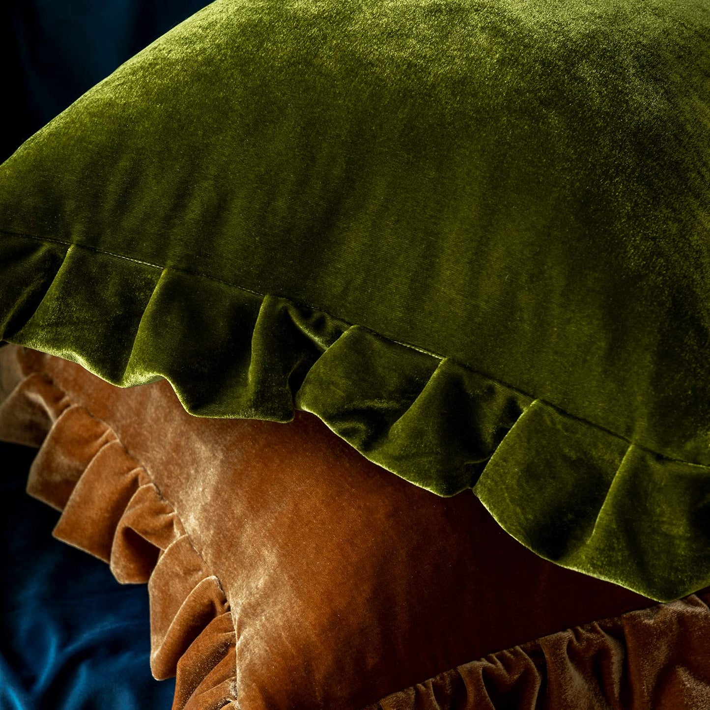 Glory Season Velvet Throw Pillow Cover Soft Decorative Luxurious Solid Square Cushion Case for Sofa Couch Bedroom Farmhouse,Pack of 2, 18 x 18 Inches, Golden Camel